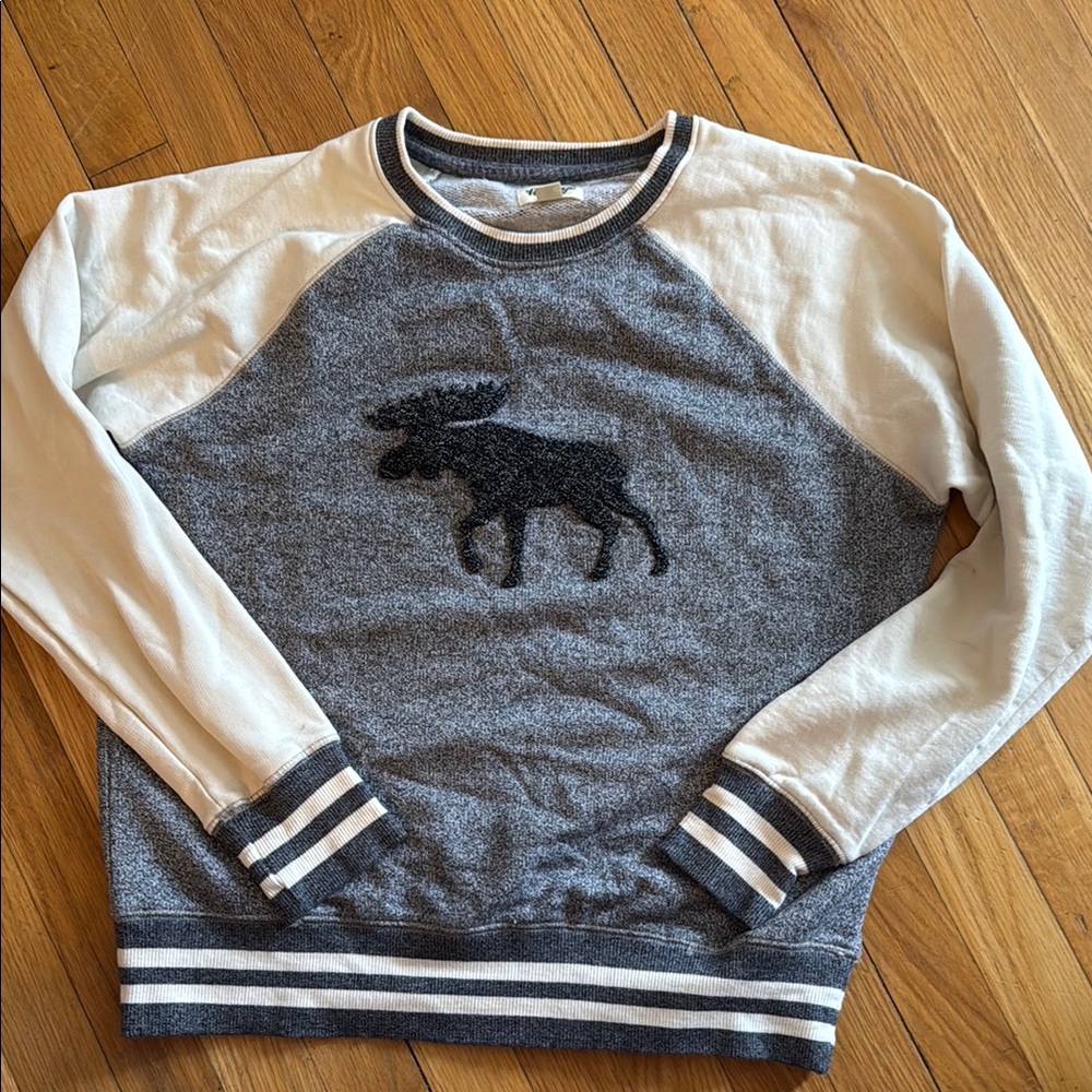 Disney Epcot Canada Hatley Gray and White Moose Graphic Sweatshirt